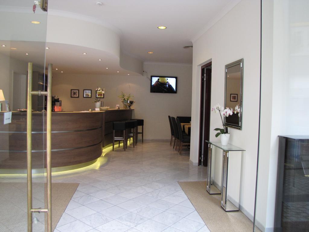 וופרטל Arcade Hotel מראה חיצוני תמונה